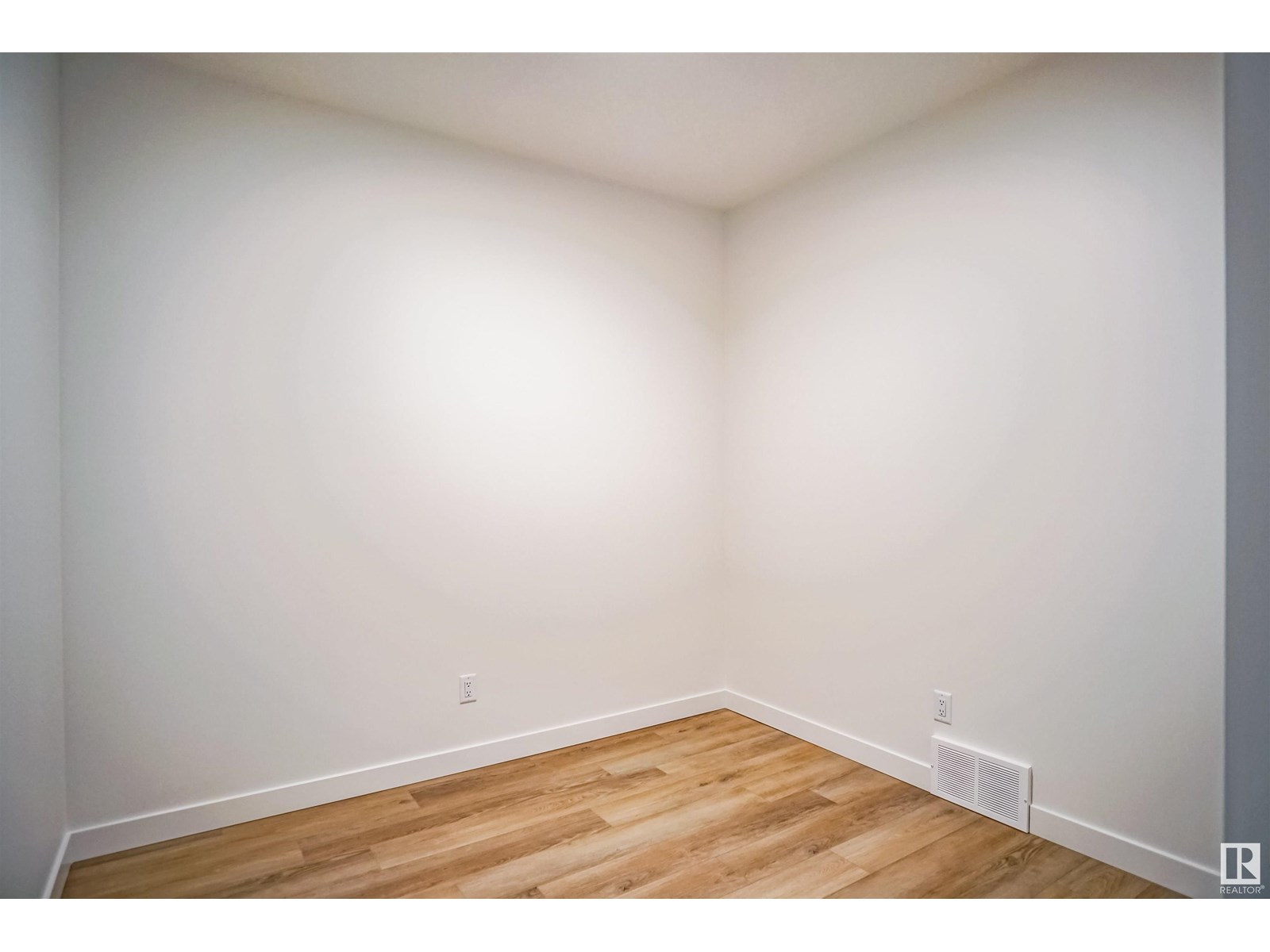 Photo 21 of 1027 14 Av Nw, Edmonton AB