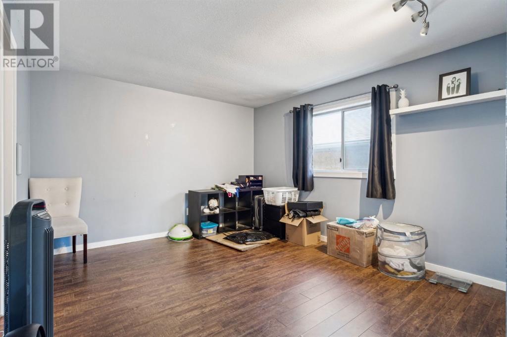 Single Family House 4 Level for Sale in  Applewood Drive SE Applewood Park Calgary 
