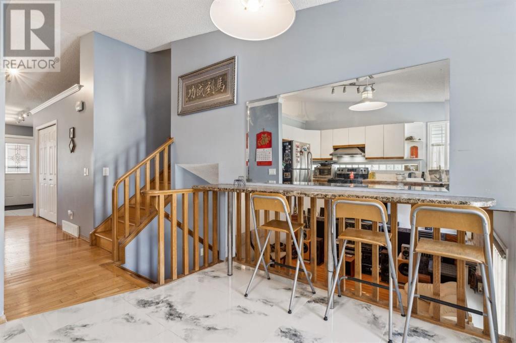 894 Applewood Drive SE, Calgary, Alberta