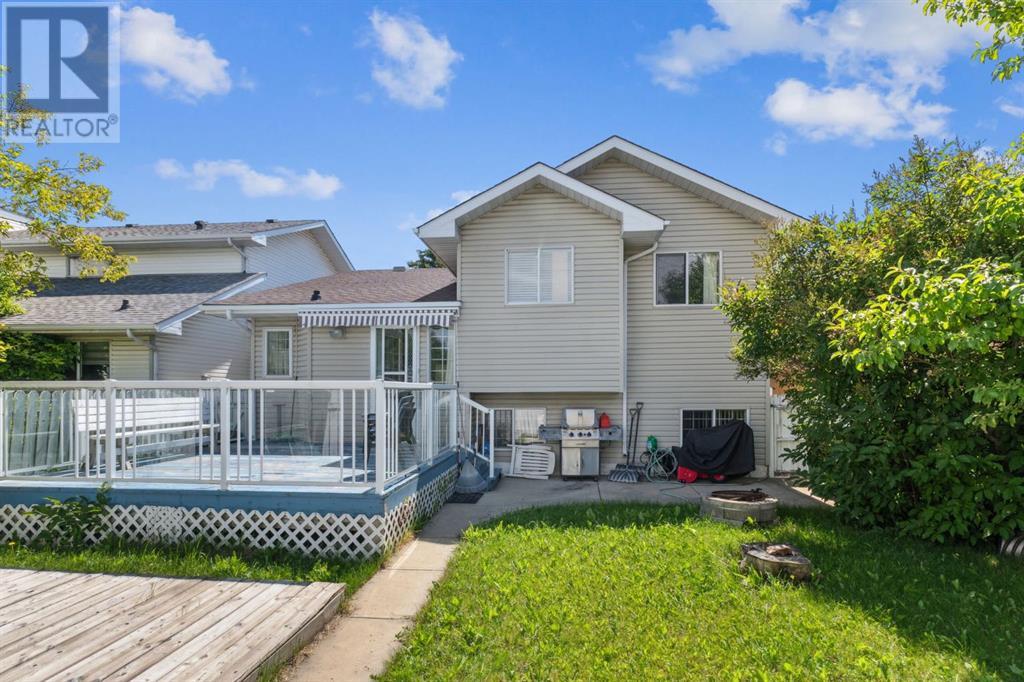 Single Family House 4 Level for Sale in  Applewood Drive SE Applewood Park Calgary 