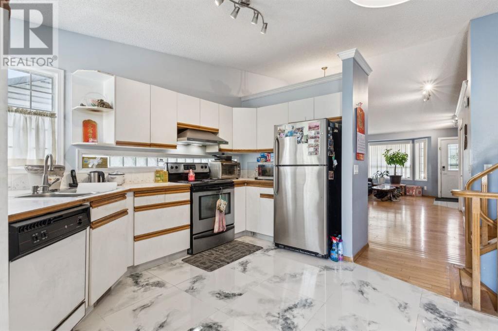 Single Family House 4 Level for Sale in  Applewood Drive SE Applewood Park Calgary 