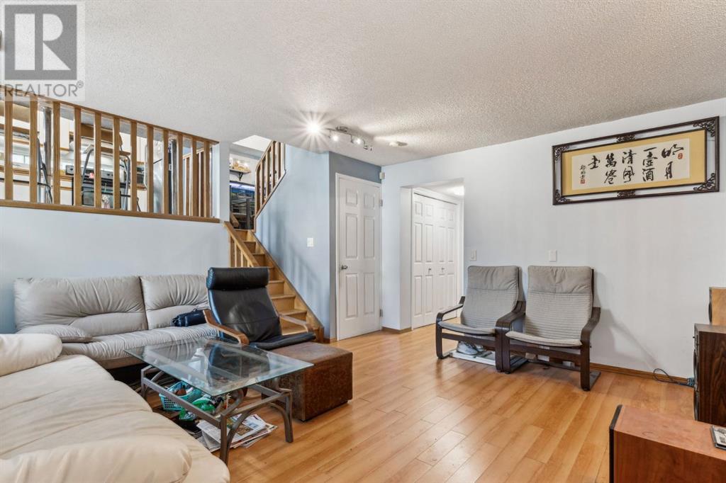 Single Family House 4 Level for Sale in  Applewood Drive SE Applewood Park Calgary 