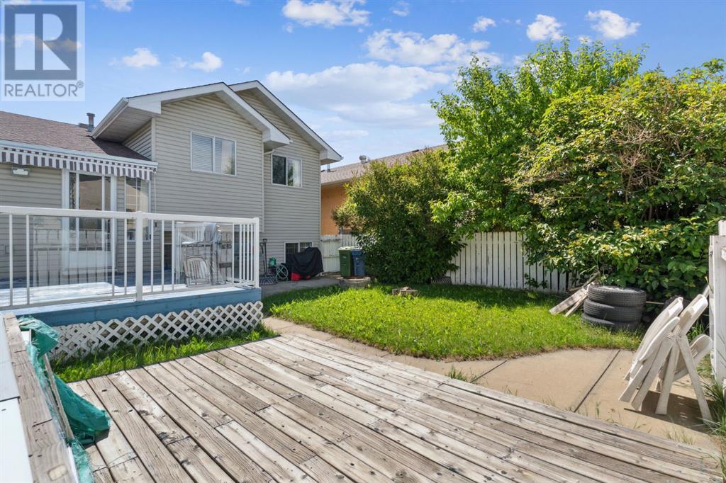 Single Family House 4 Level for Sale in  Applewood Drive SE Applewood Park Calgary 