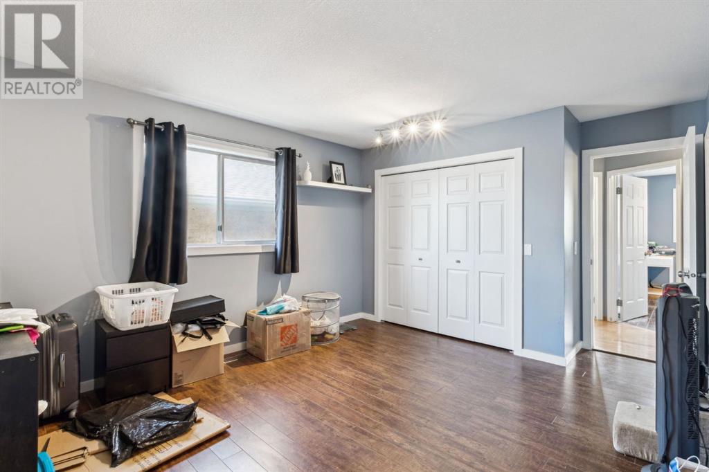 Single Family House 4 Level for Sale in  Applewood Drive SE Applewood Park Calgary 