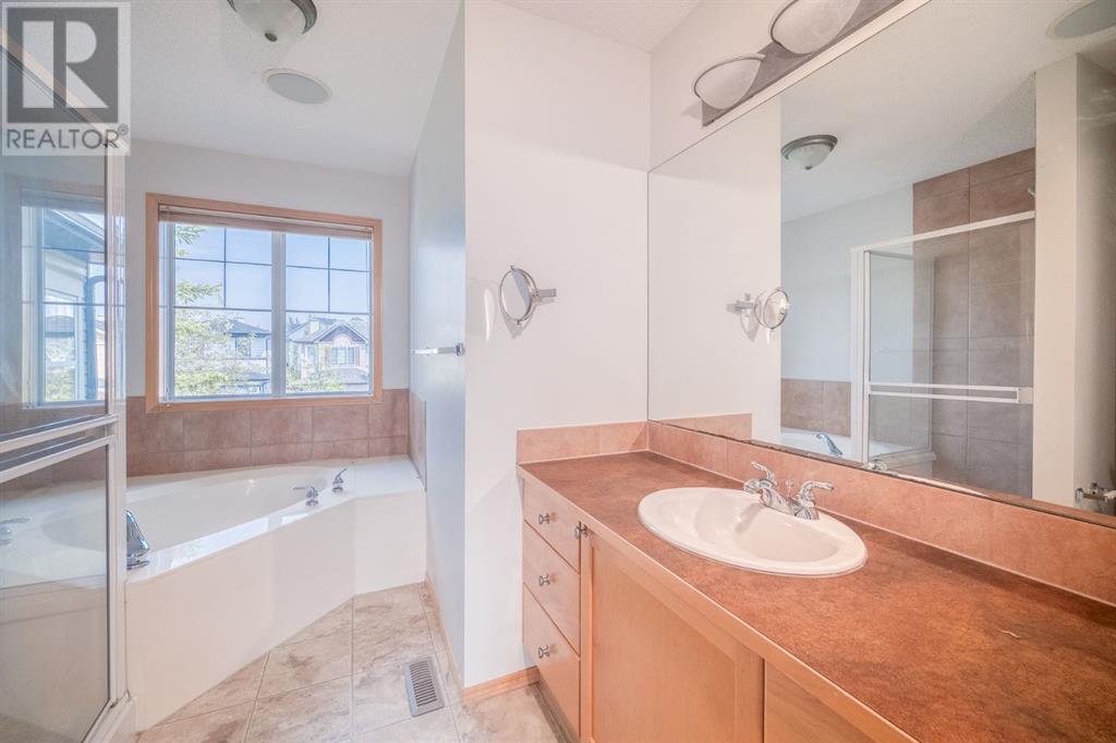 240 Panamount Lane NW, Calgary, Alberta