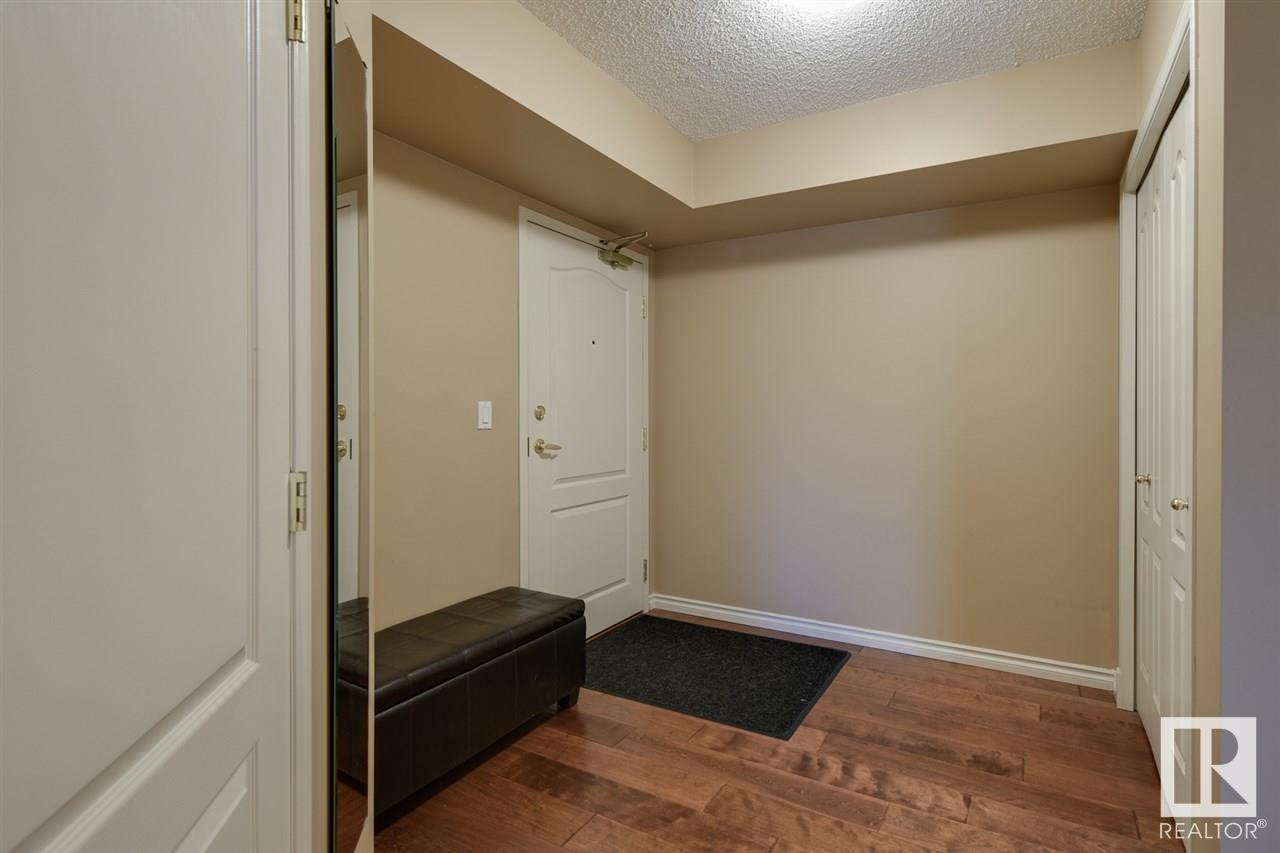Photo 12 of 202 10649 Saskatchewan Dr Nw, Edmonton AB