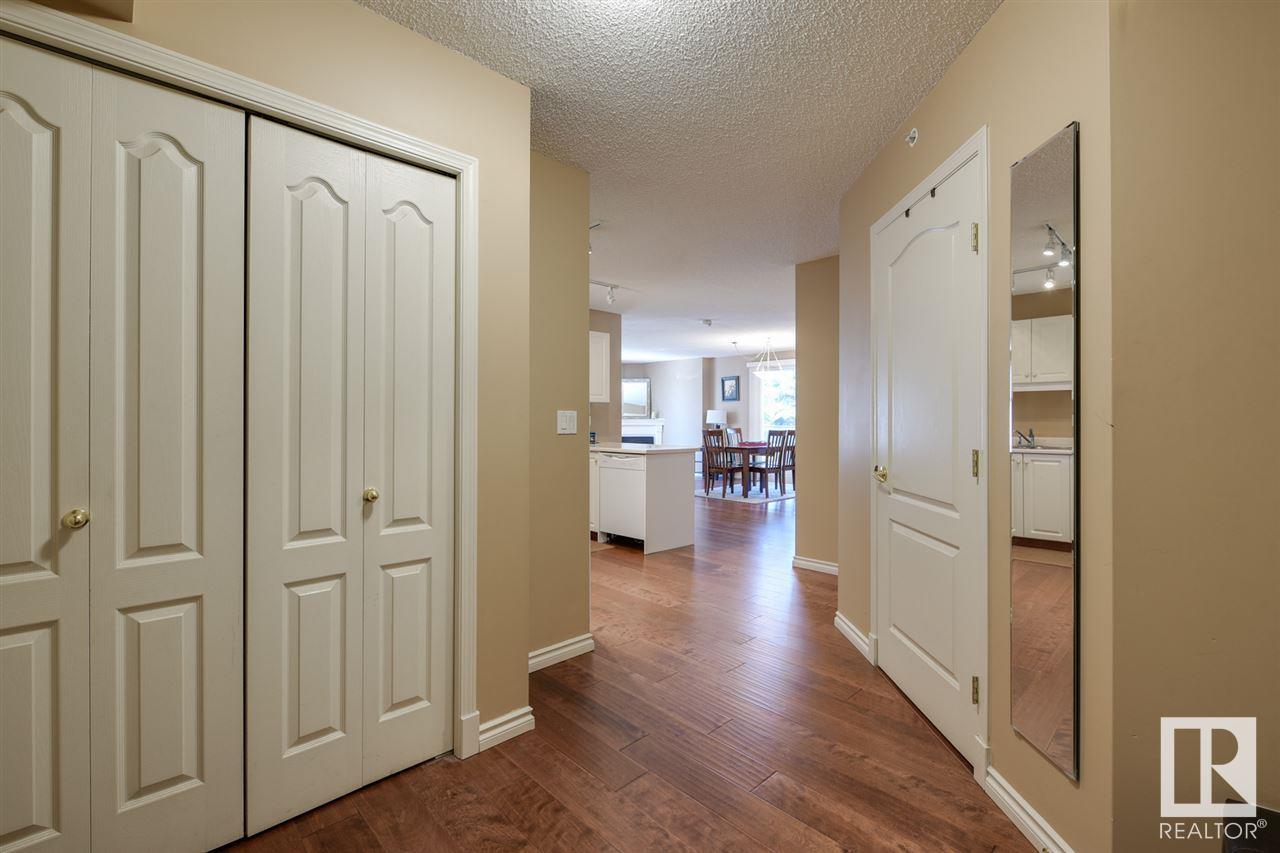 Photo 13 of 202 10649 Saskatchewan Dr Nw, Edmonton AB