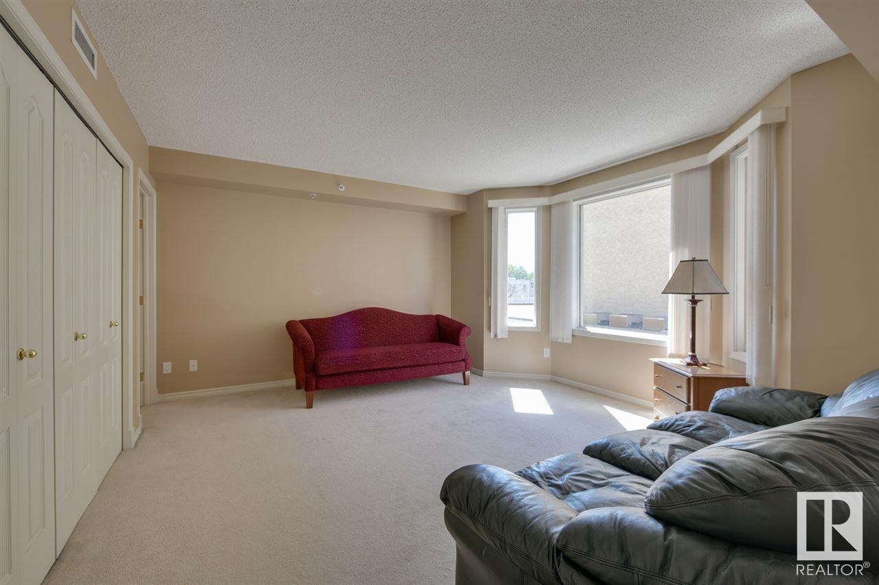 Photo 19 of 202 10649 Saskatchewan Dr Nw, Edmonton AB
