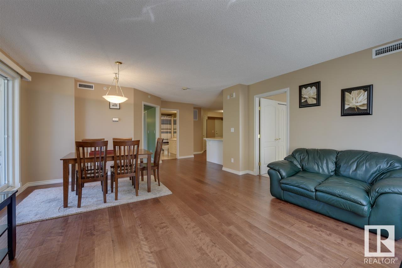 Photo 4 of 202 10649 Saskatchewan Dr Nw, Edmonton AB