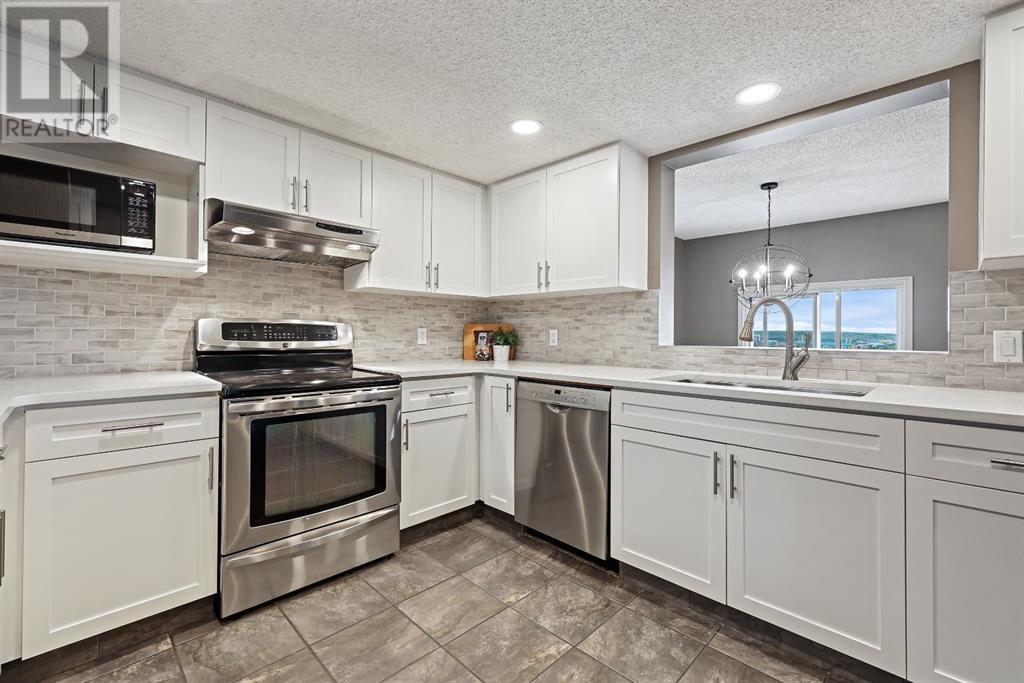 Single Family House for Sale in   Patina Drive SW Patterson Calgary 