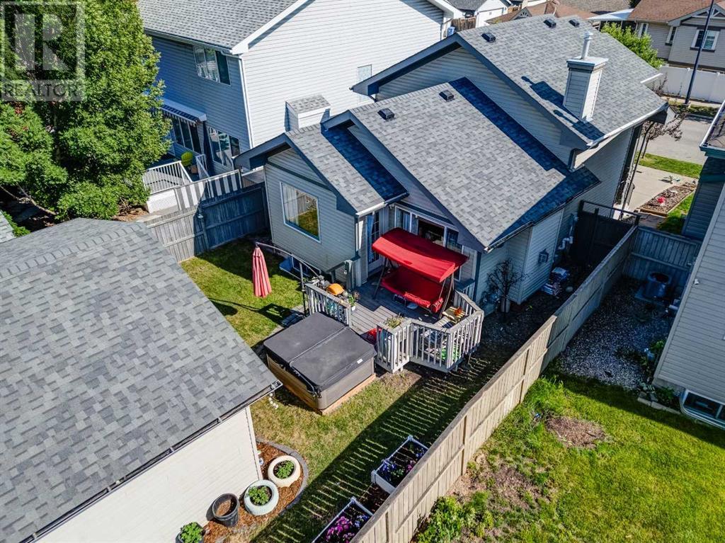 Single Family House 4 Level for Sale in  Prestwick Heath SE McKenzie Towne Calgary 