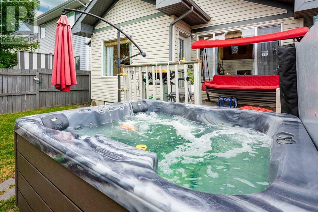 Single Family House 4 Level for Sale in  Prestwick Heath SE McKenzie Towne Calgary 