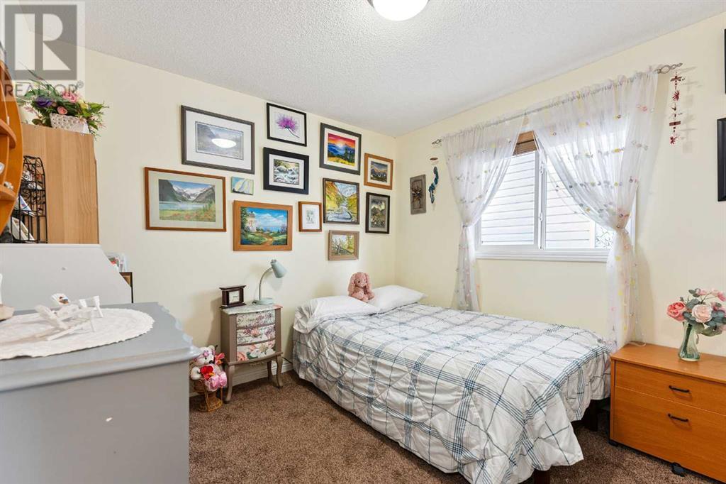 Single Family House 4 Level for Sale in  Prestwick Heath SE McKenzie Towne Calgary 