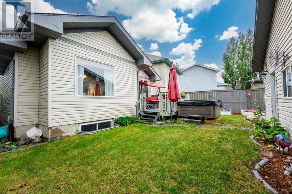 Single Family House 4 Level for Sale in  Prestwick Heath SE McKenzie Towne Calgary 