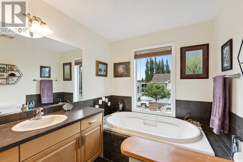 Single Family House 4 Level for Sale in  Prestwick Heath SE McKenzie Towne Calgary 