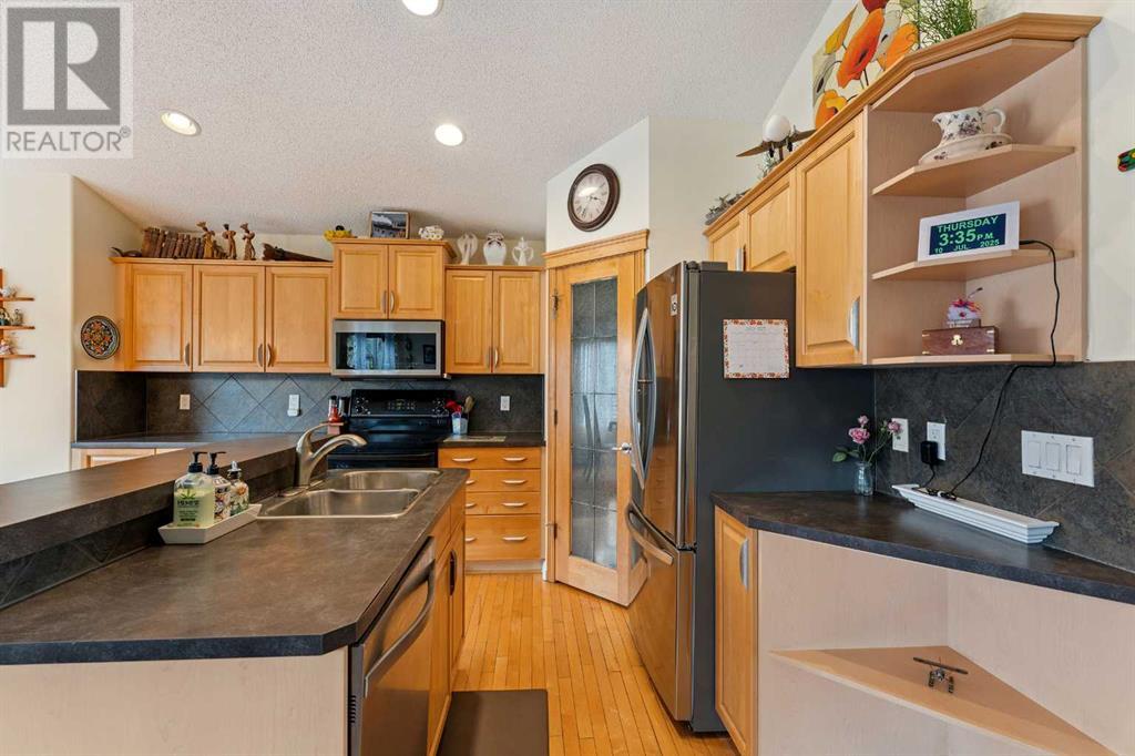Single Family House 4 Level for Sale in  Prestwick Heath SE McKenzie Towne Calgary 