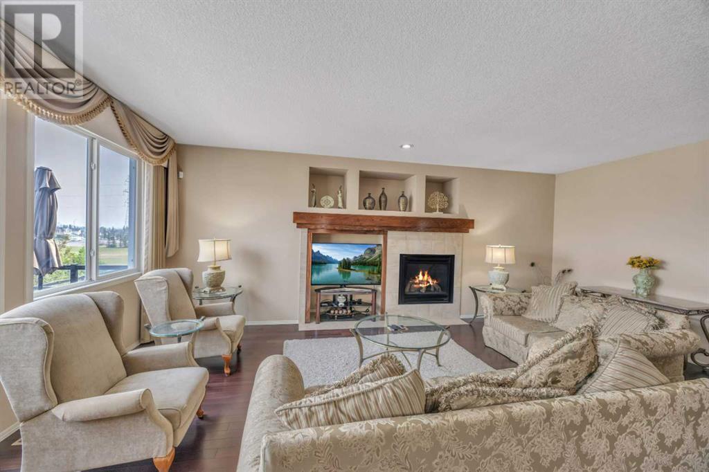 Single Family House for Sale in  Evanspark Circle NW Evanston Calgary 