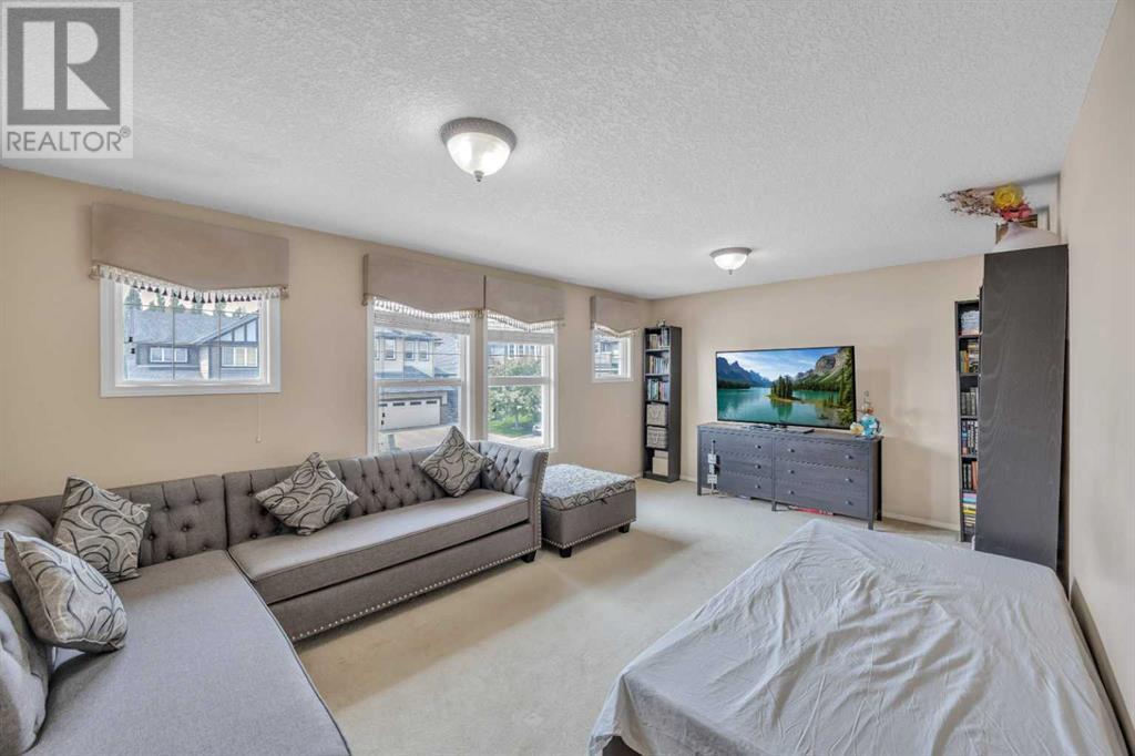 Single Family House for Sale in  Evanspark Circle NW Evanston Calgary 