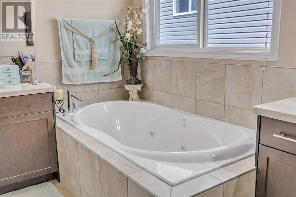 Single Family House for Sale in  Evanspark Circle NW Evanston Calgary 