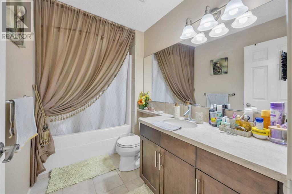 Single Family House for Sale in  Evanspark Circle NW Evanston Calgary 