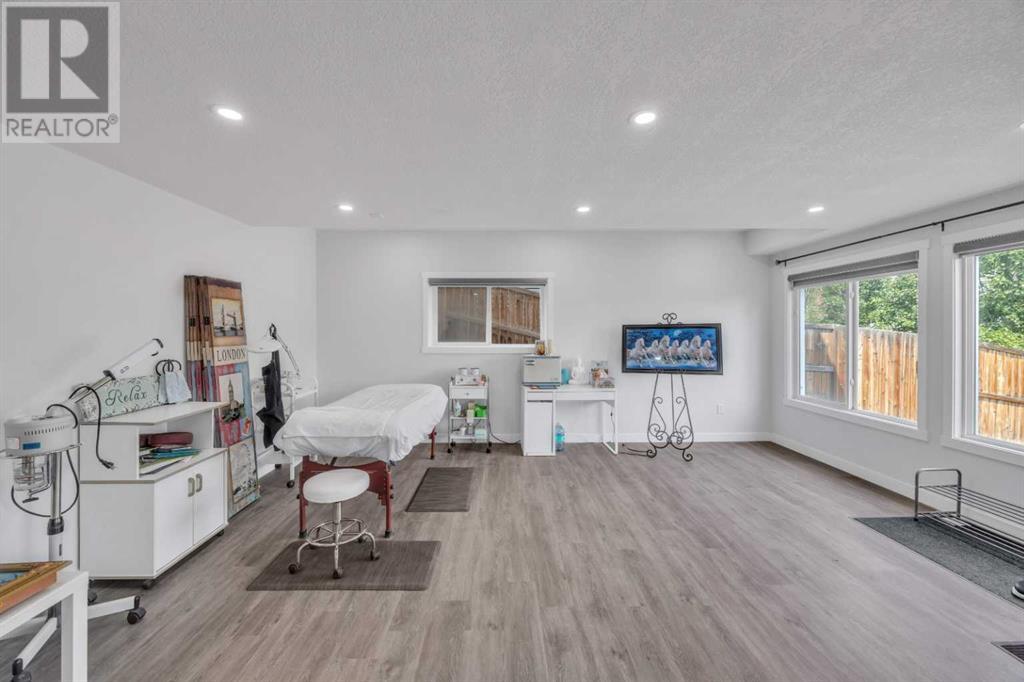 Single Family House for Sale in  Evanspark Circle NW Evanston Calgary 