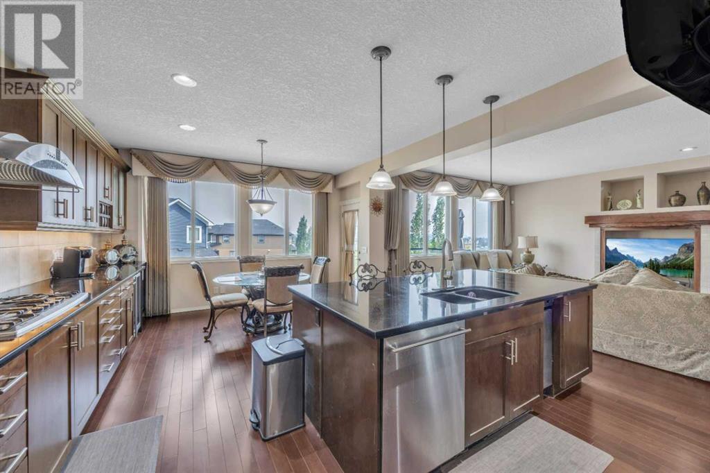Single Family House for Sale in  Evanspark Circle NW Evanston Calgary 