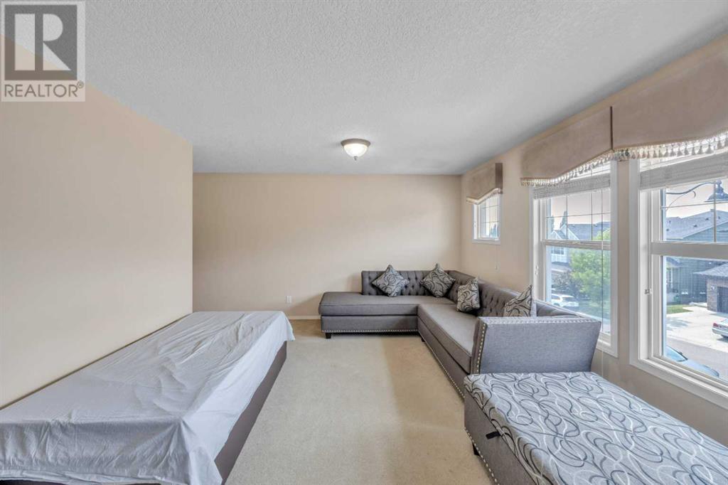 Single Family House for Sale in  Evanspark Circle NW Evanston Calgary 