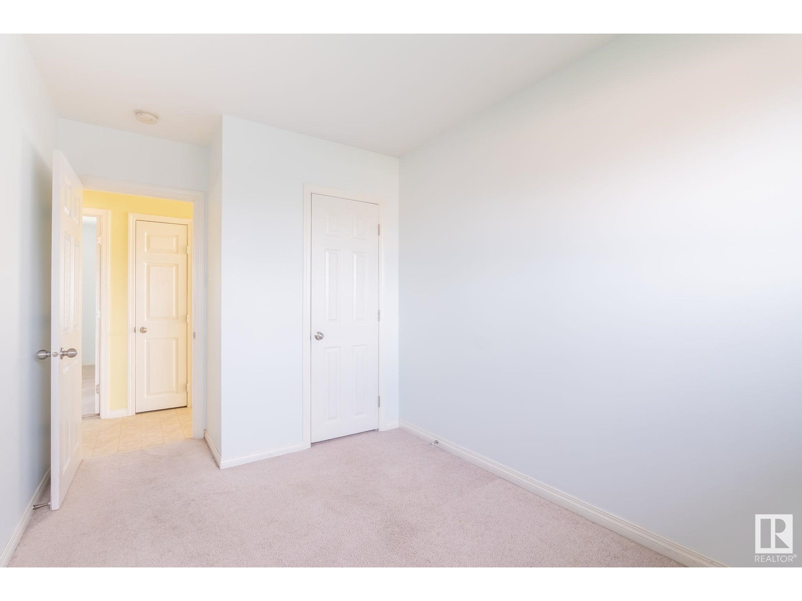 Photo 18 of 8008 129 A Av Nw, Edmonton AB