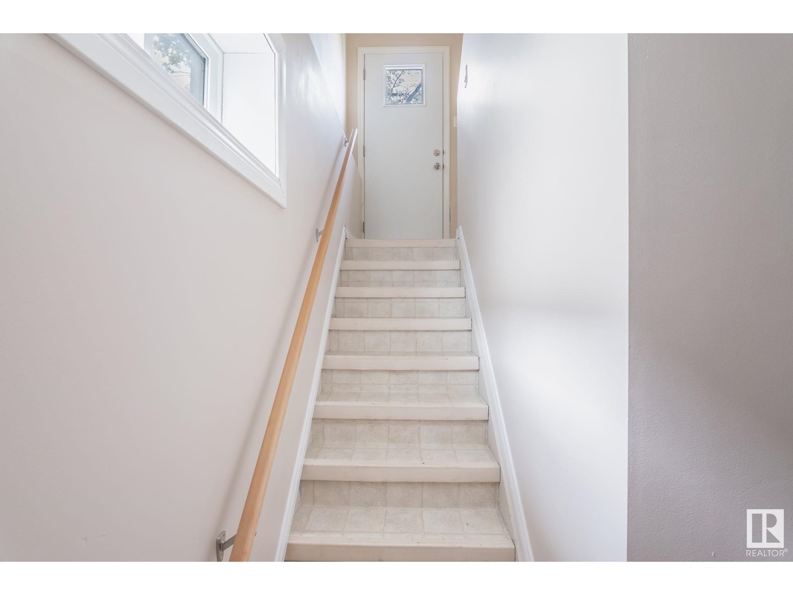 Photo 21 of 8008 129 A Av Nw, Edmonton AB