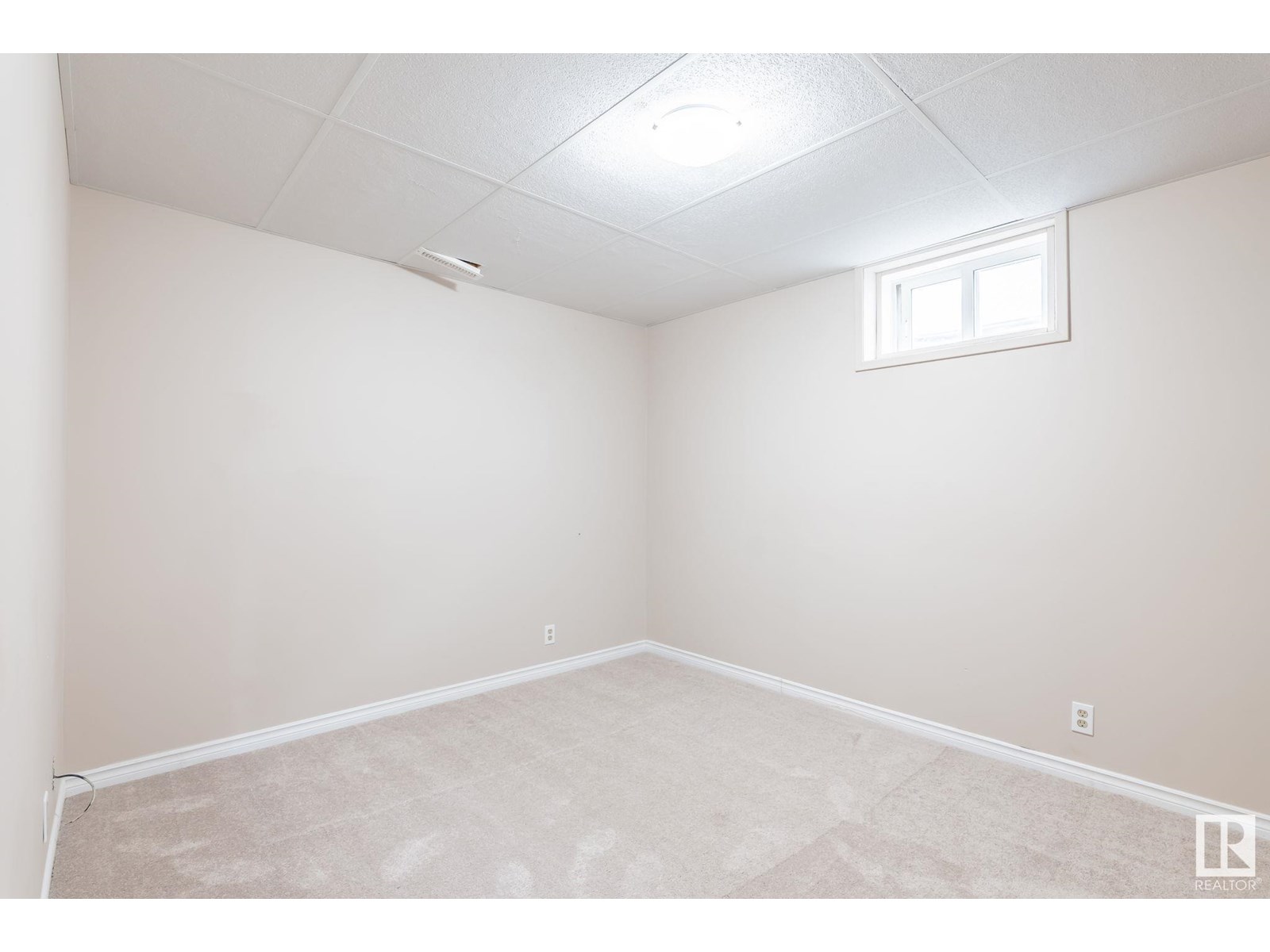 Photo 36 of 8008 129 A Av Nw, Edmonton AB