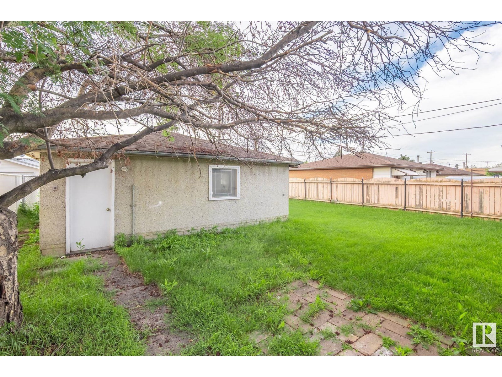 Photo 15 of 8008 129 A Av Nw, Edmonton AB