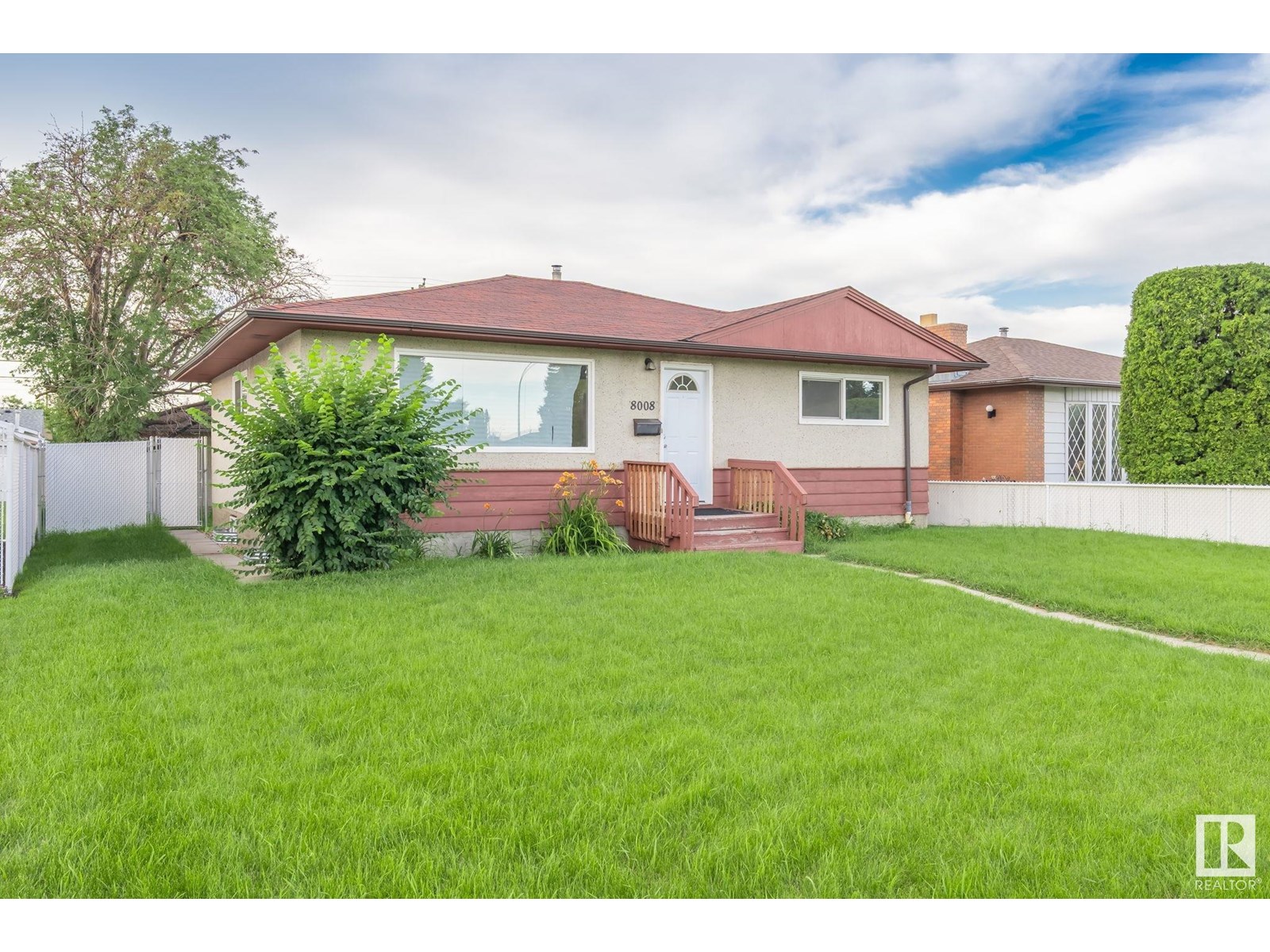 Photo 6 of 8008 129 A Av Nw, Edmonton AB