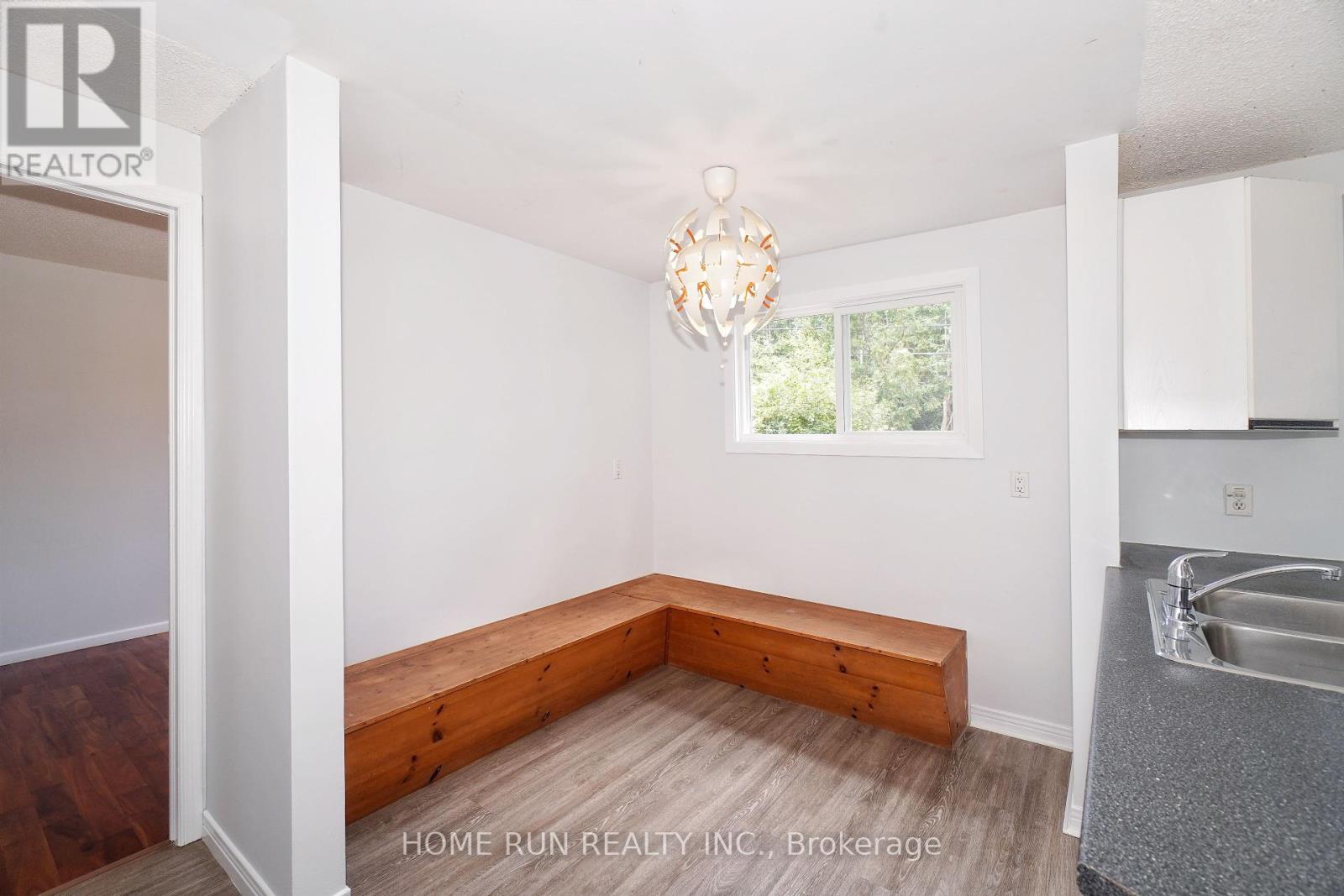 Photo 3 of 1292 Meadowlands Drive E, Ottawa ON