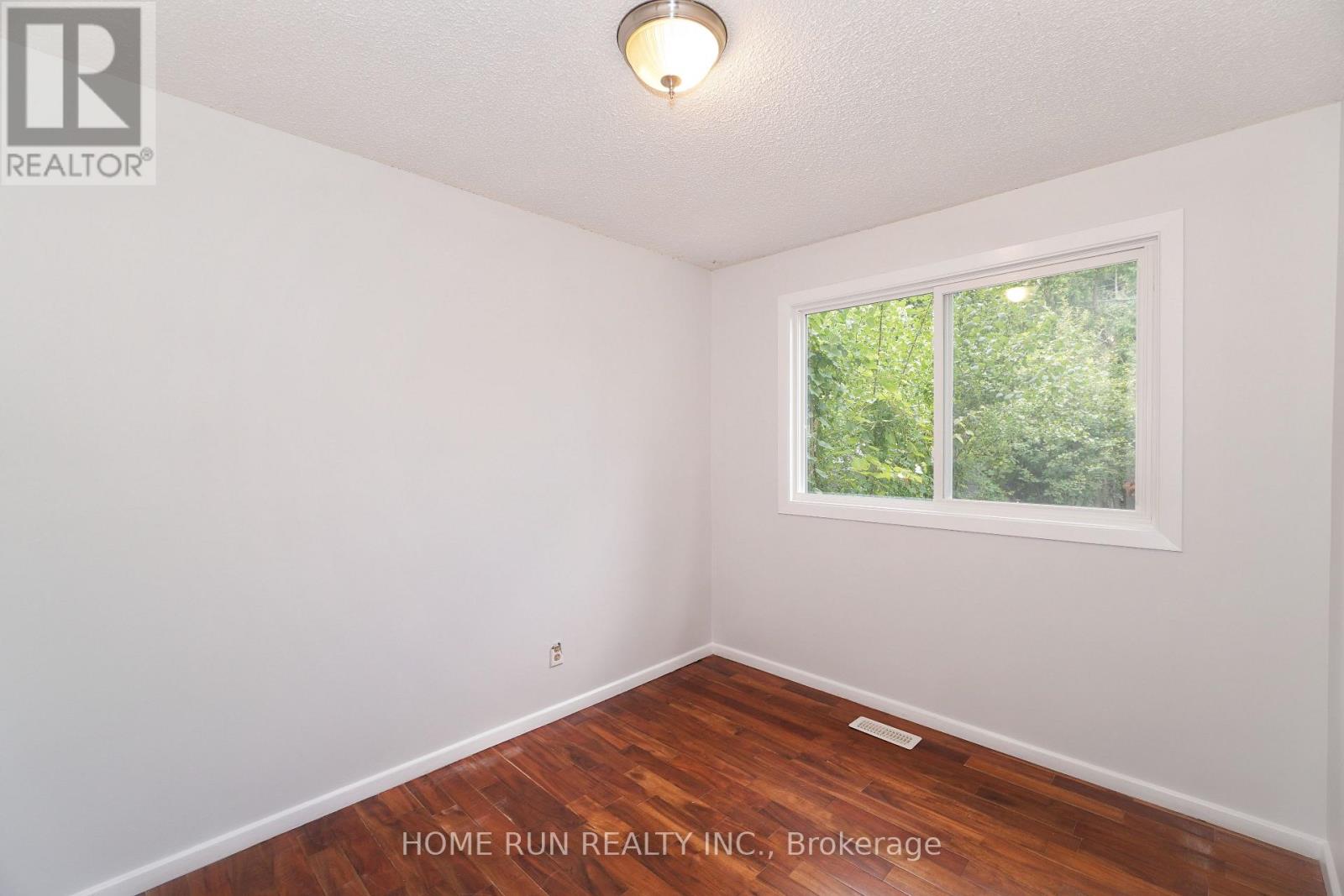 Photo 12 of 1292 Meadowlands Drive E, Ottawa ON