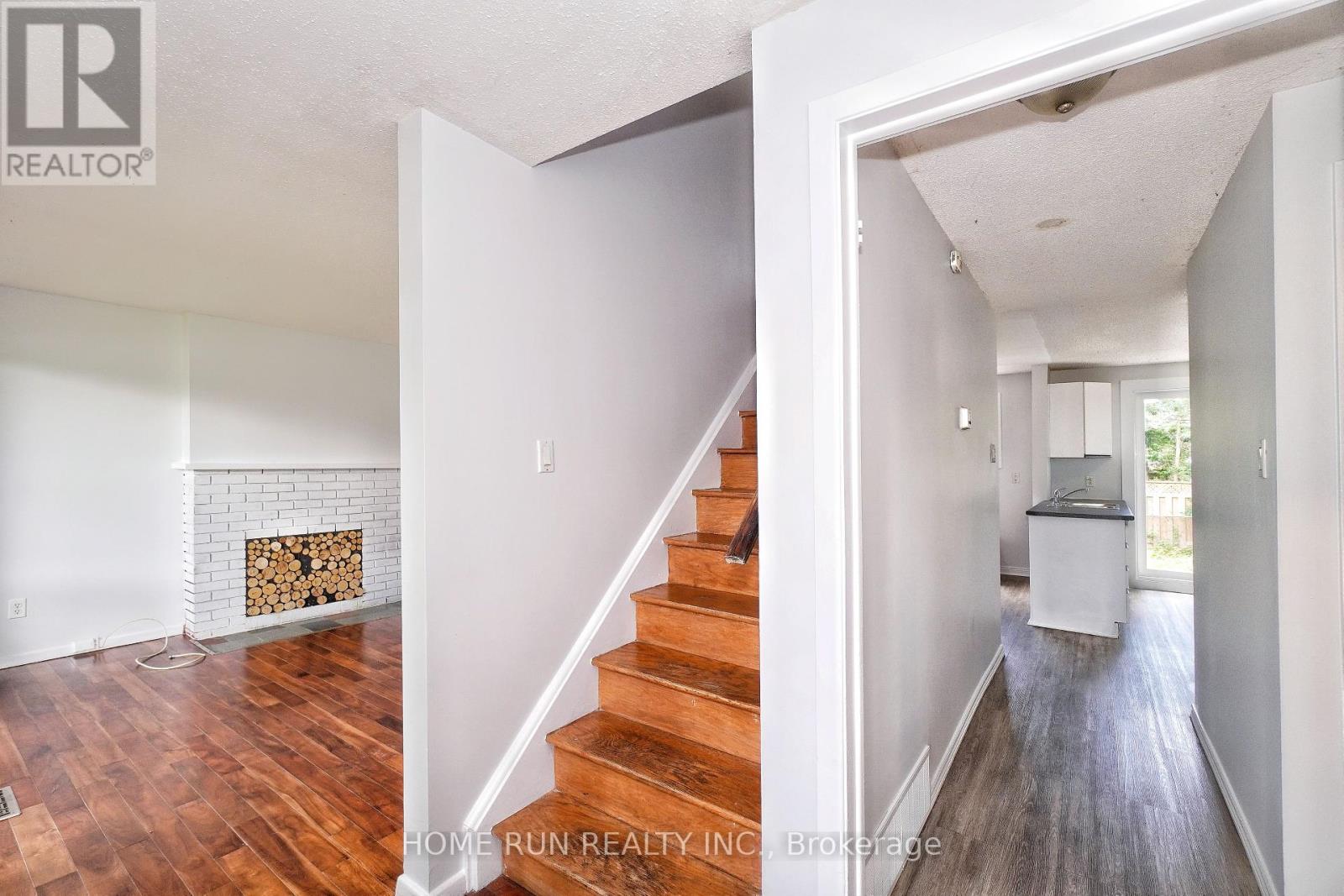 Photo 22 of 1292 Meadowlands Drive E, Ottawa ON