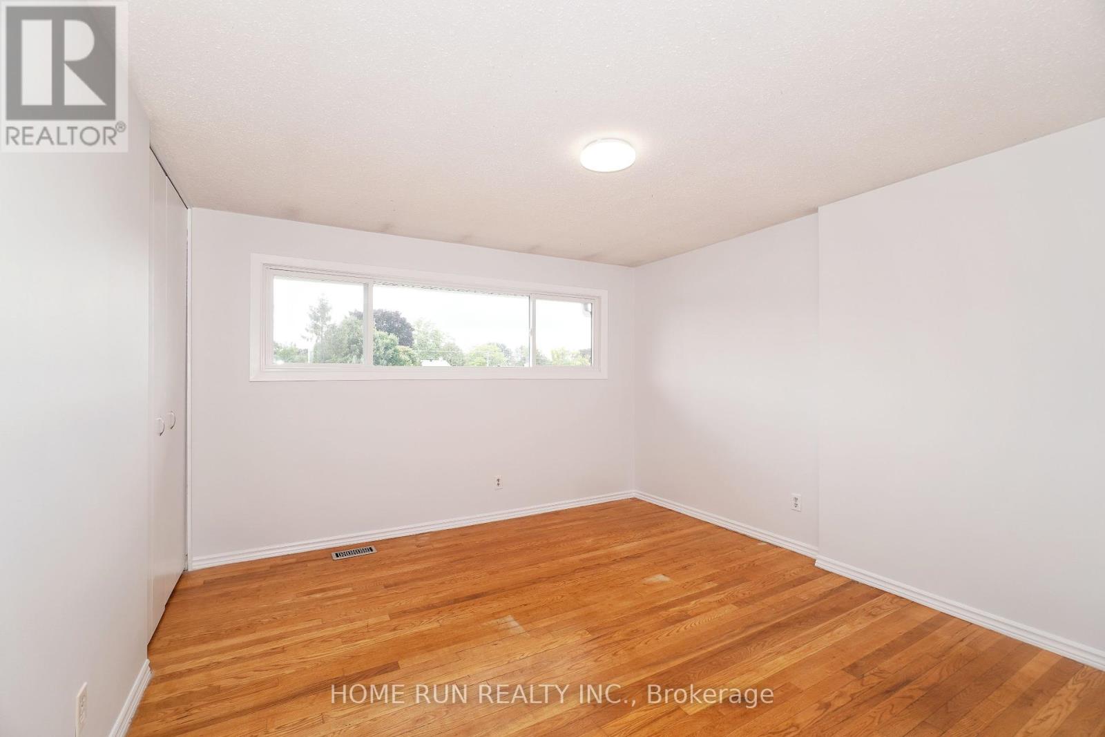 Photo 25 of 1292 Meadowlands Drive E, Ottawa ON