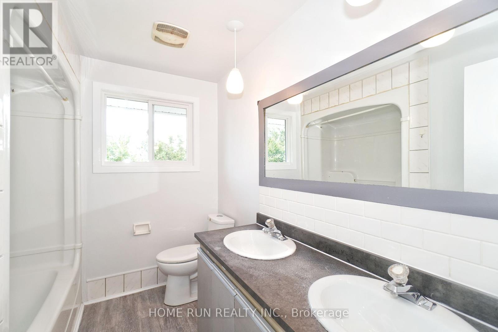 Photo 32 of 1292 Meadowlands Drive E, Ottawa ON