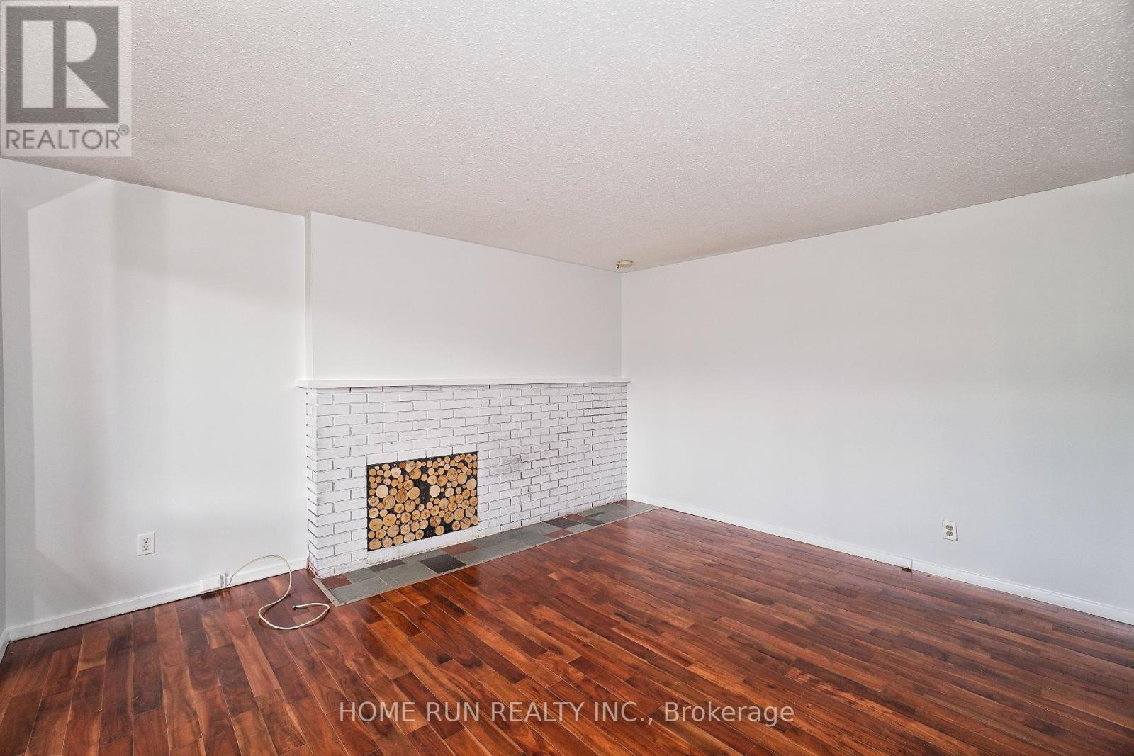Photo 2 of 1292 Meadowlands Drive E, Ottawa ON