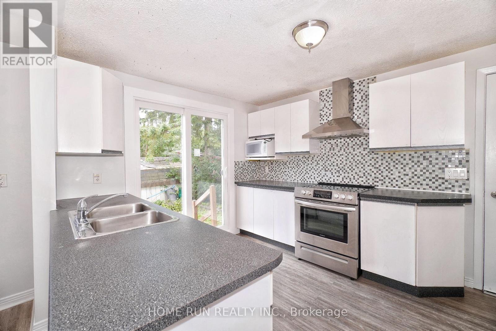 Photo 7 of 1292 Meadowlands Drive E, Ottawa ON