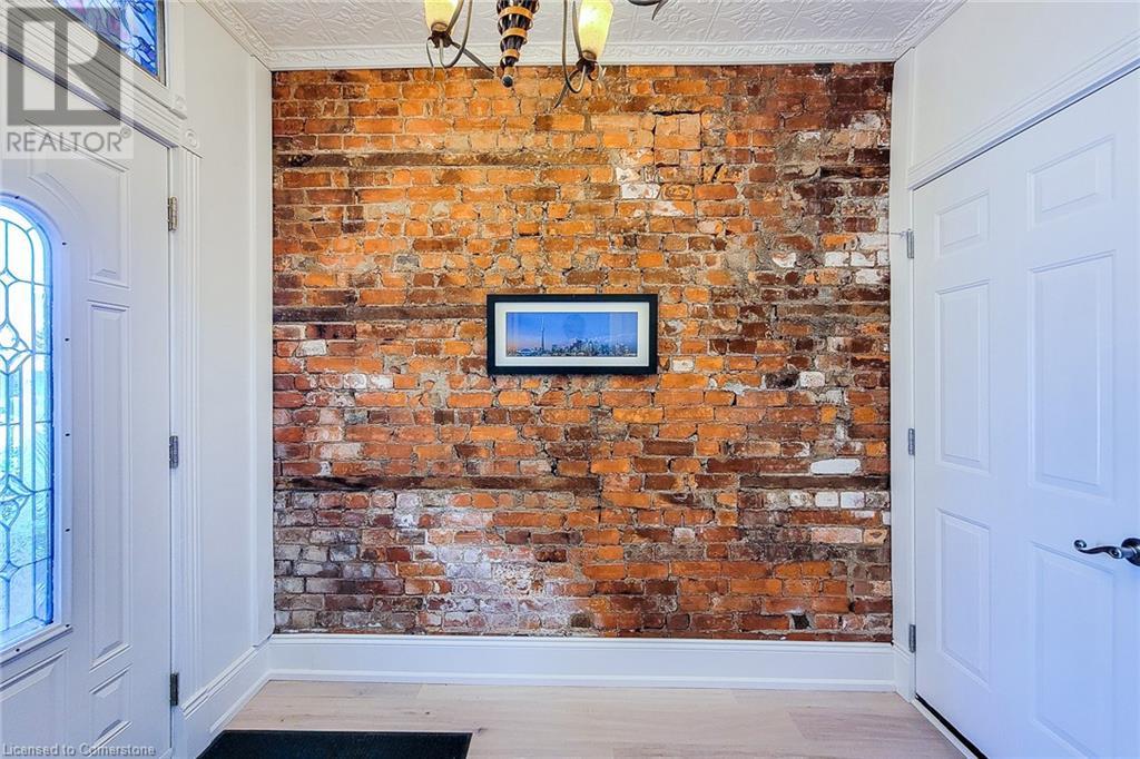 Photo 7 of 114 Tisdale Street N Unit Upper, Hamilton ON