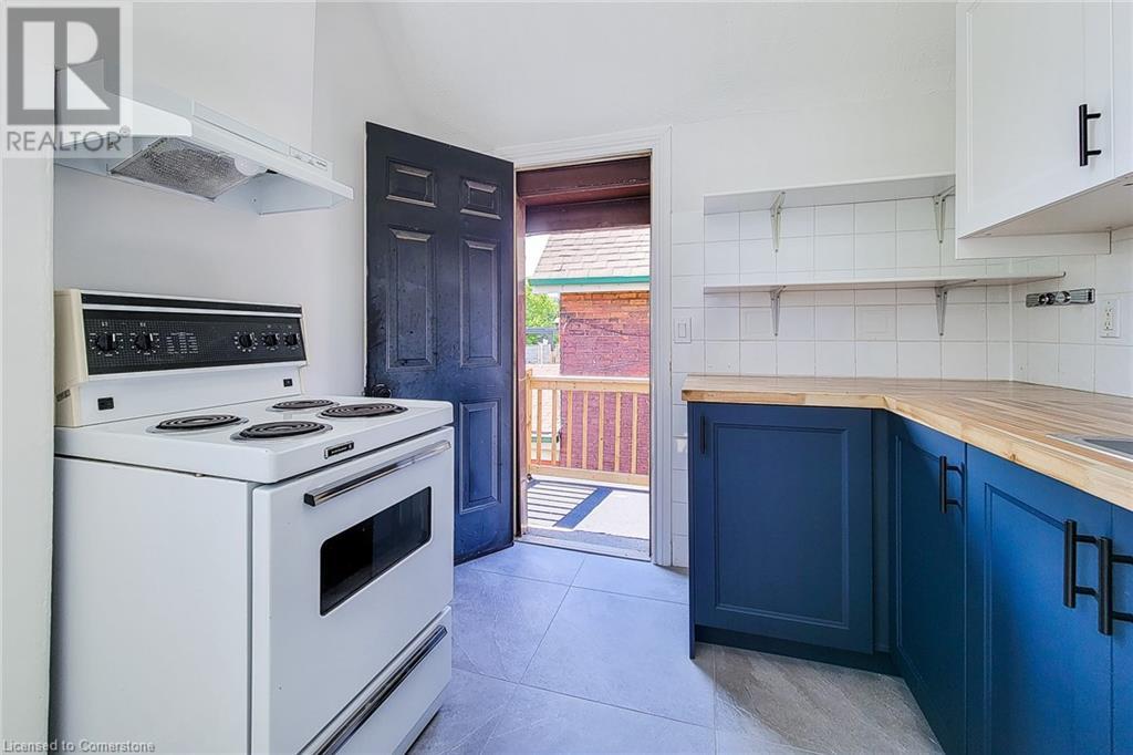Photo 10 of 114 Tisdale Street N Unit Upper, Hamilton ON