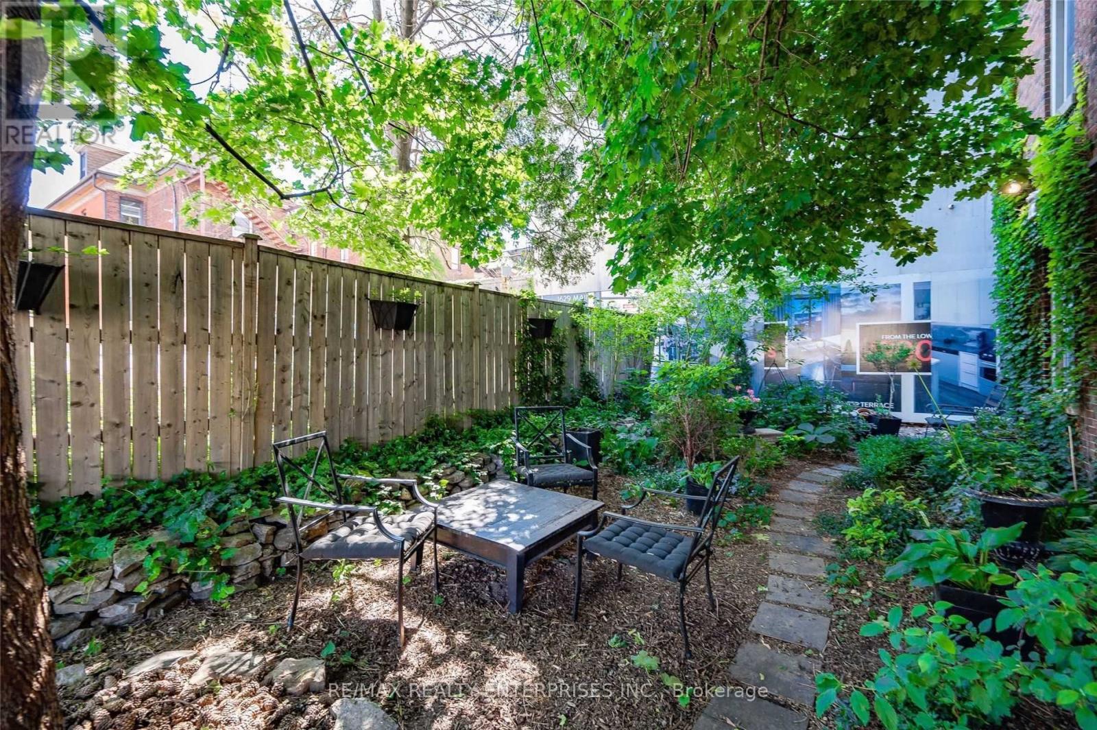 Photo 21 of 6 285 King Street, Hamilton ON