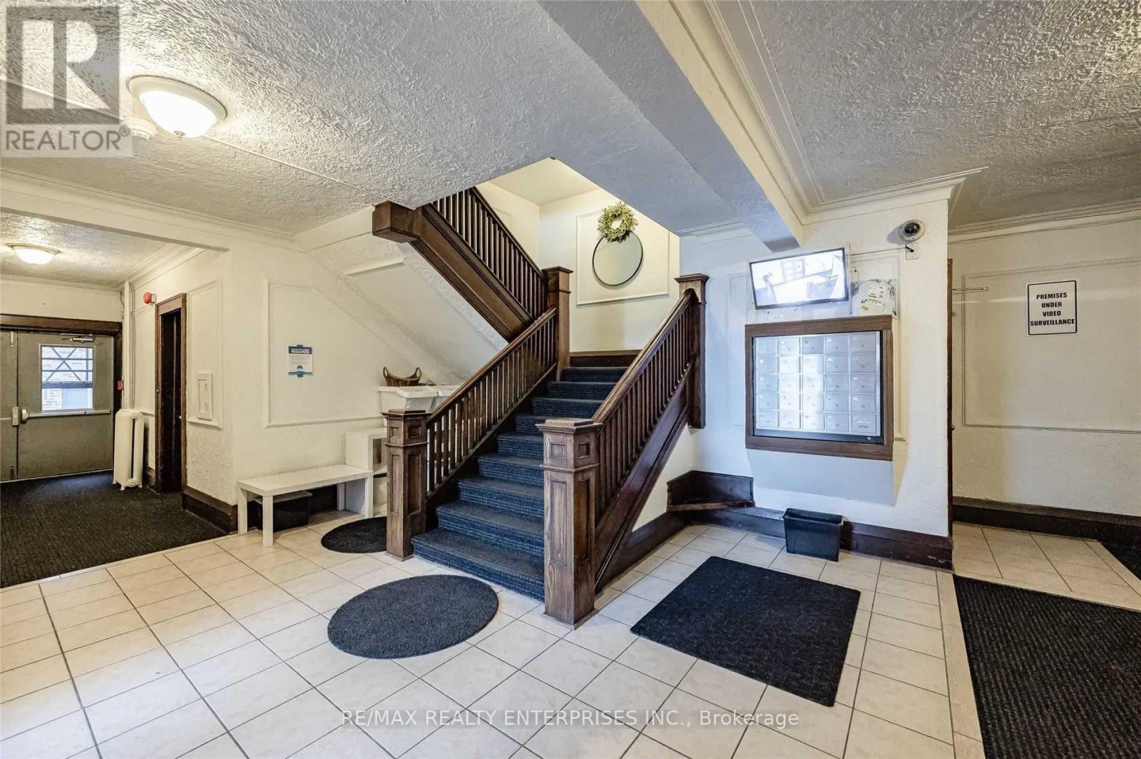 Photo 10 of 6 285 King Street, Hamilton ON