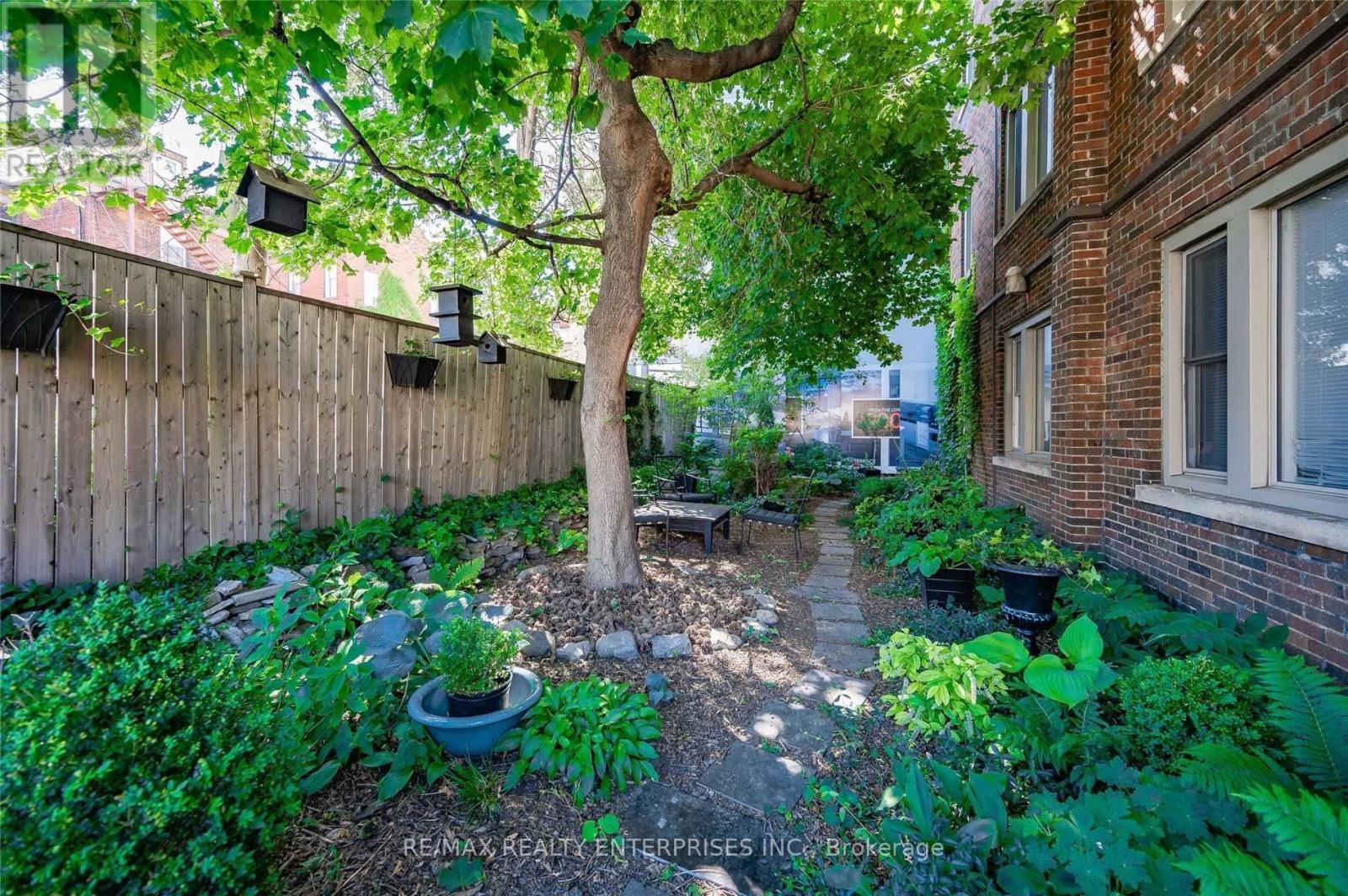 Photo 14 of 6 285 King Street, Hamilton ON