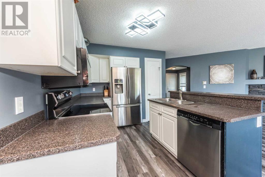Single Family House for Sale in  Everstone Rise SW Evergreen Calgary 
