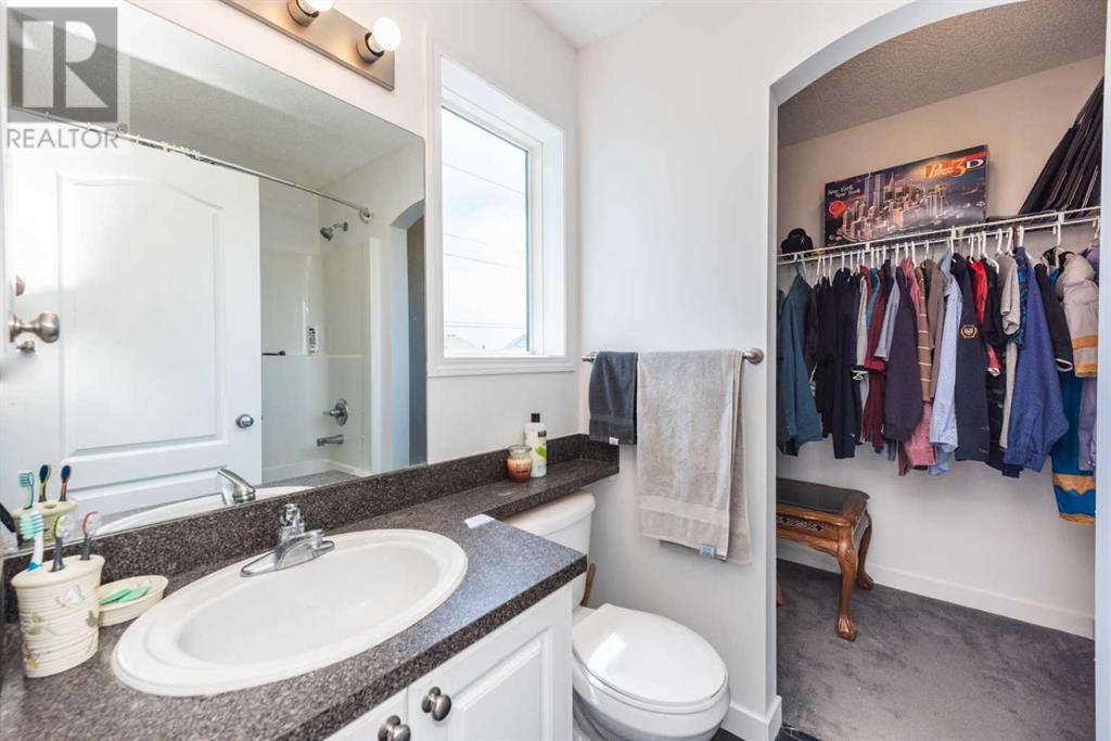 Single Family House for Sale in  Everstone Rise SW Evergreen Calgary 