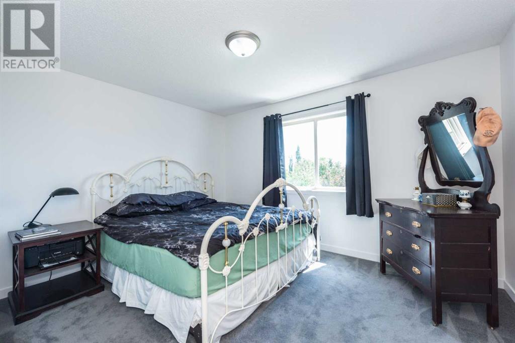 Single Family House for Sale in  Everstone Rise SW Evergreen Calgary 