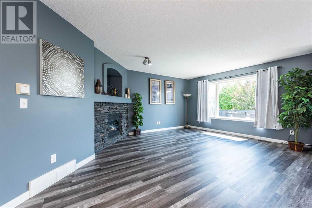 Single Family House for Sale in  Everstone Rise SW Evergreen Calgary 