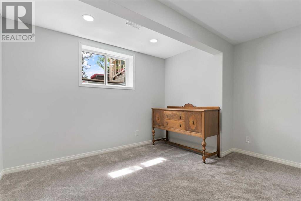 Single Family House for Sale in  Citadel Ridge Green NW Citadel Calgary 