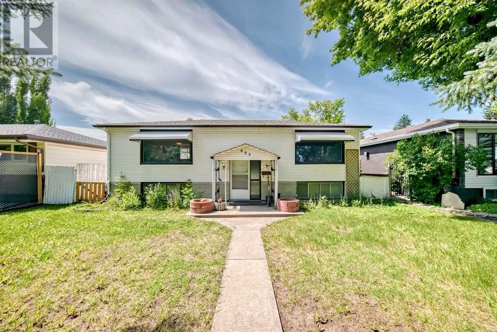 Single Family House Bi-level for Sale in  Fortalice Crescent SE Forest Heights Calgary 